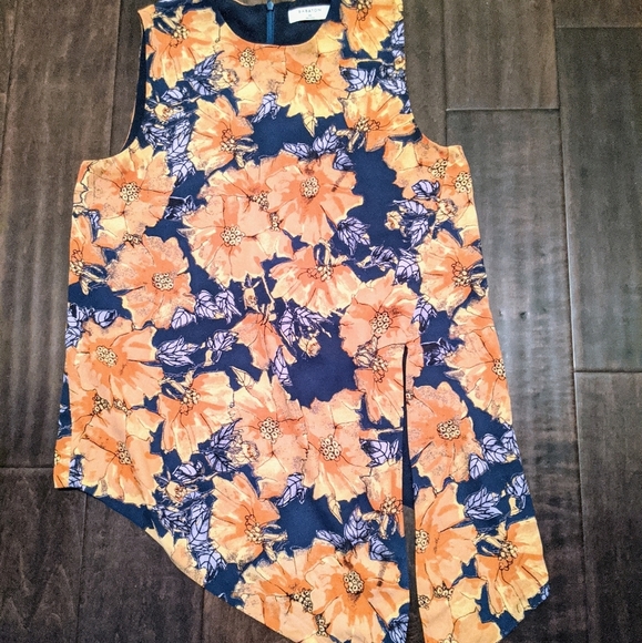 Summery Babaton Top 💕 - Picture 5 of 7